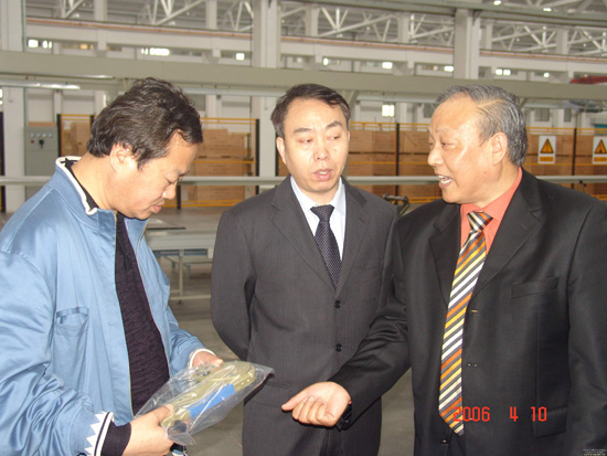 中國(guó)紡織報(bào)社長(zhǎng)遲宗君、副主編張澤華視察我司